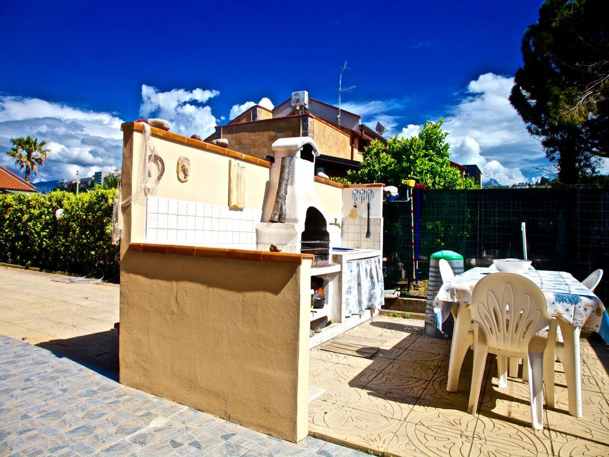 Acasaammari Campofelice Di Roccella Exterior foto